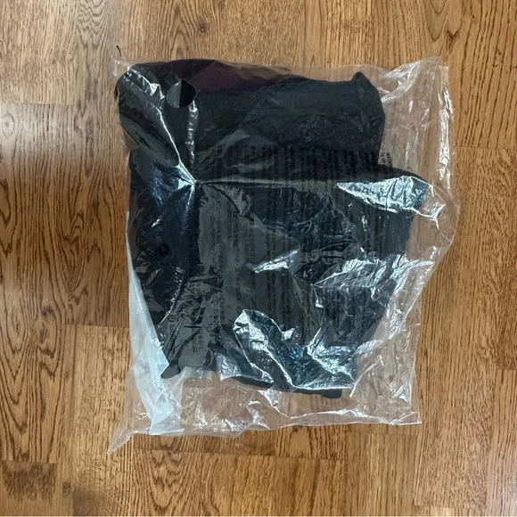 NWT Lululemon🍋 Black Scuba Oversized Pullover Wordmark Size XS/S - Picture 6 of 16